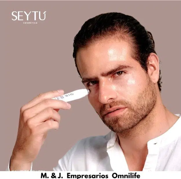 Suero Contorno de Ojos Seytú: ▷Hidratante, Aclarante Y Anti edad.